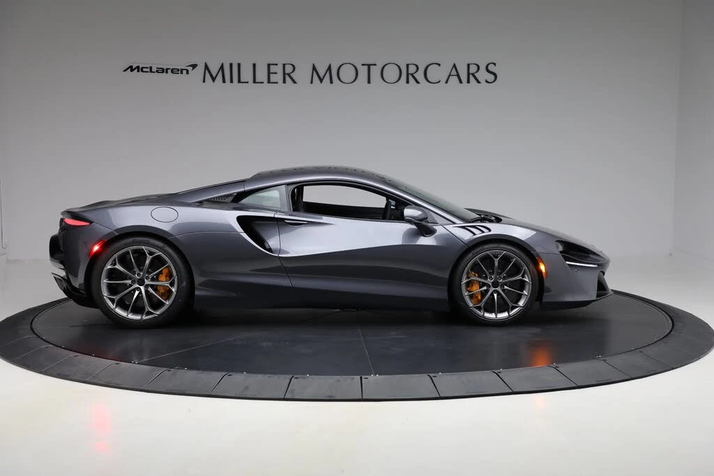 2025 McLaren Artura - Image 9 of 31