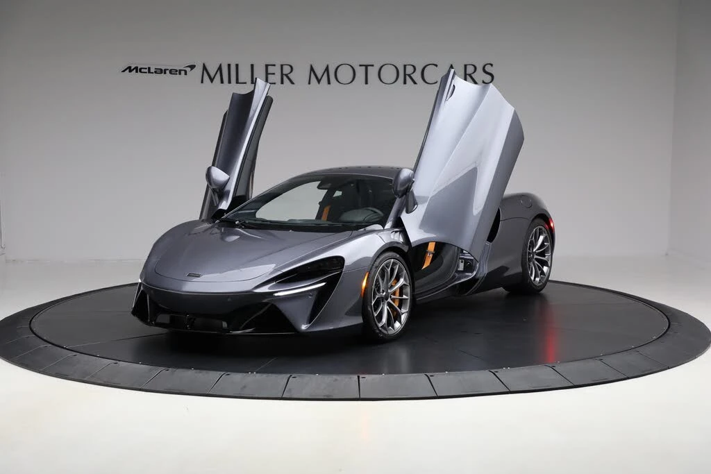 2025 McLaren Artura - Image 14 of 31