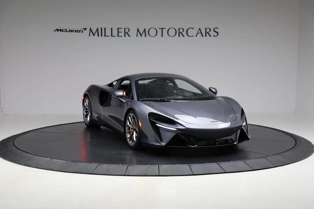 2025 McLaren Artura - Image 11 of 31
