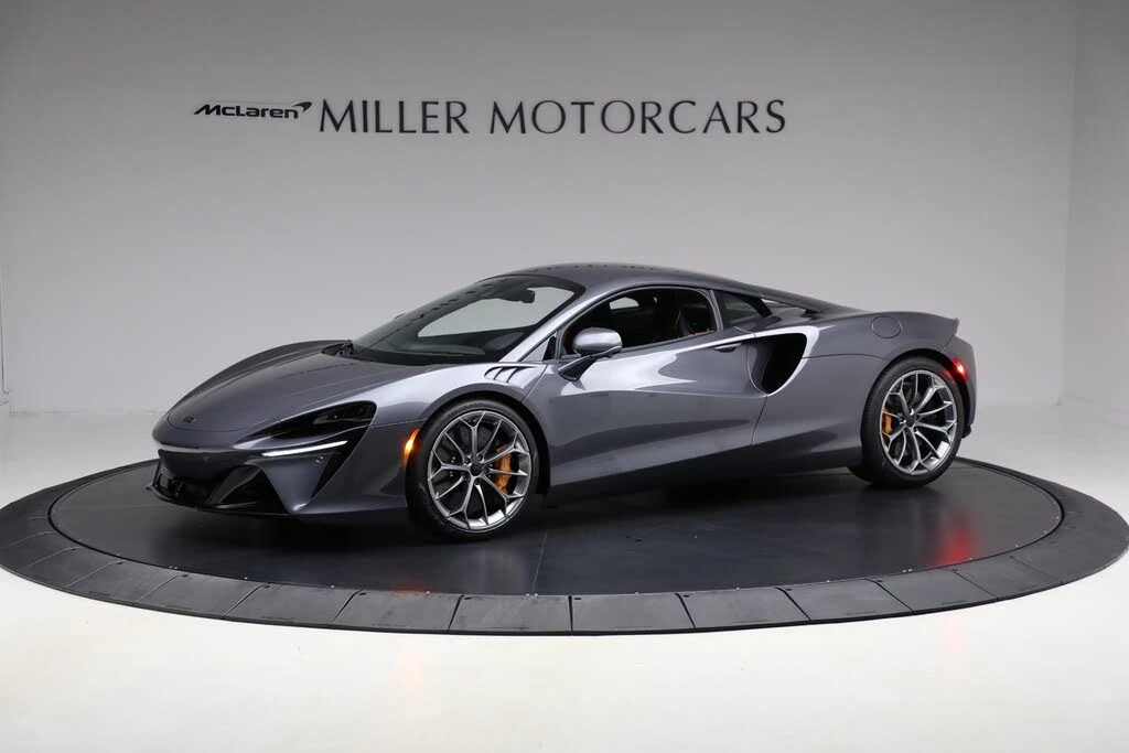 2025 McLaren Artura - Image 2 of 31