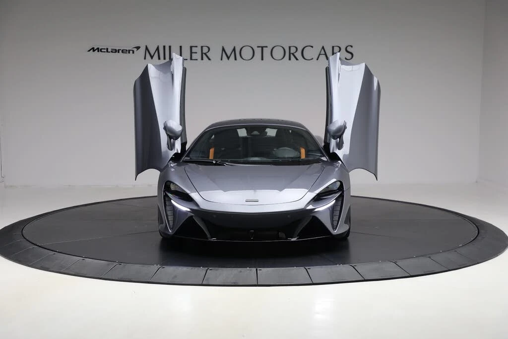 2025 McLaren Artura - Image 13 of 31
