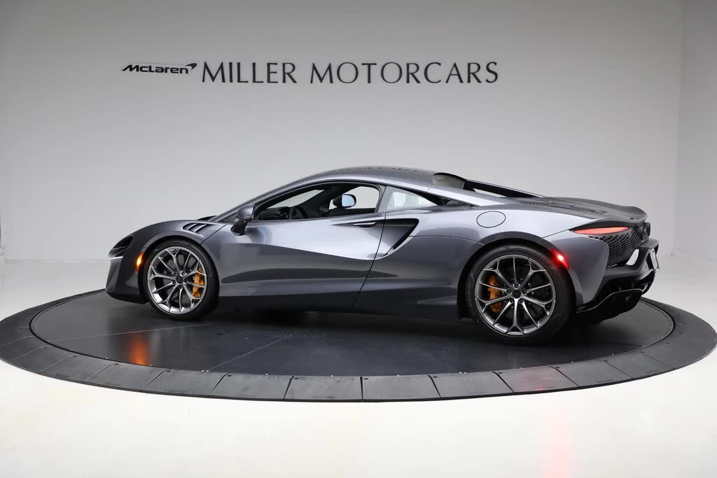 2025 McLaren Artura - Image 4 of 31