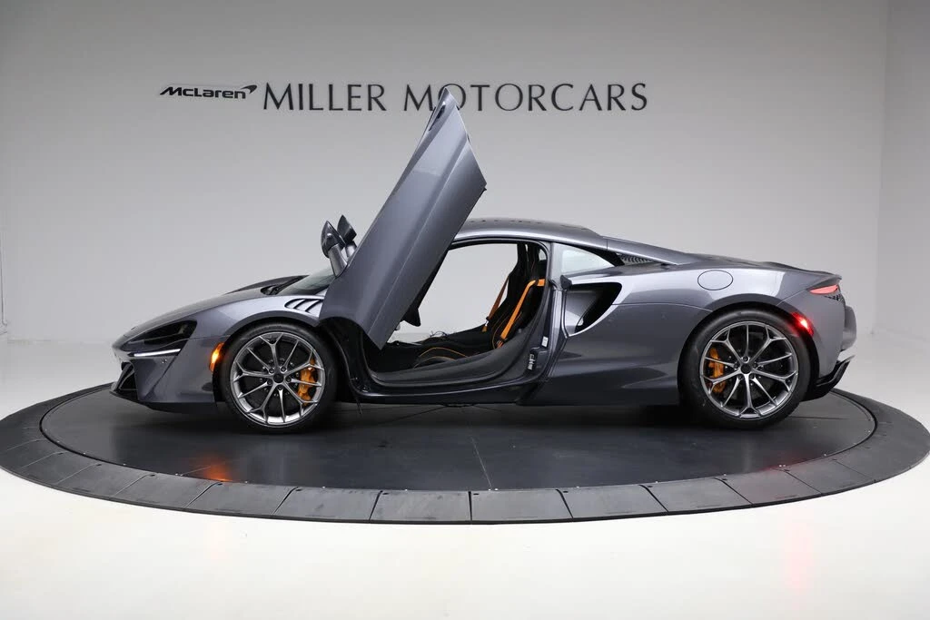 2025 McLaren Artura - Image 16 of 31