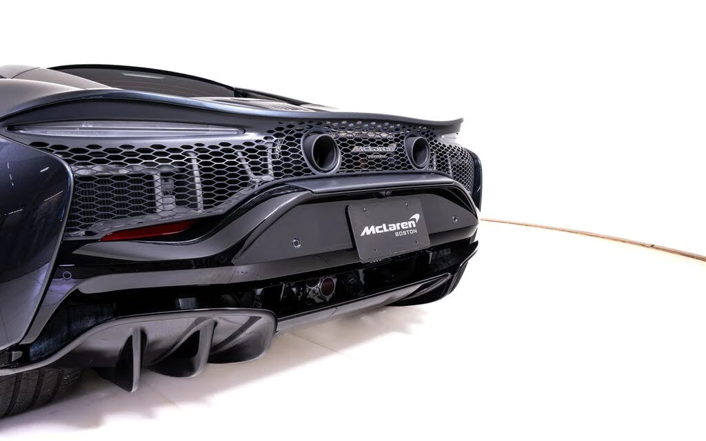 2025 McLaren Artura - Image 12 of 24