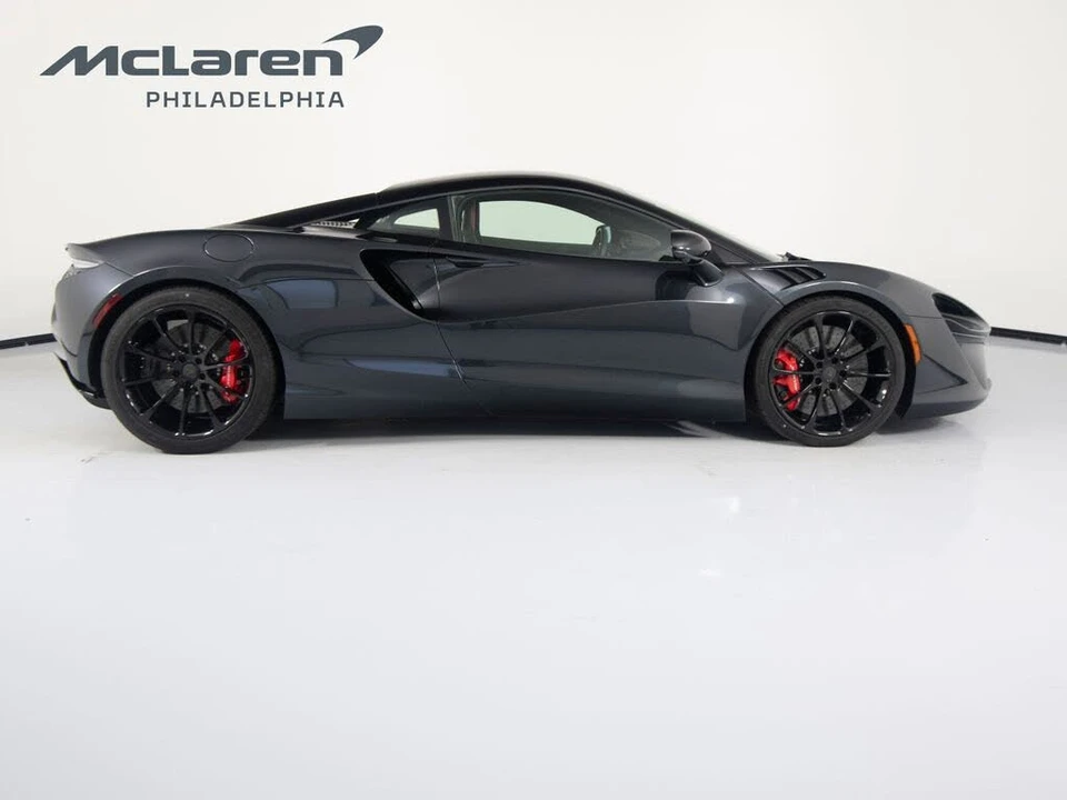2025 McLaren Artura - Image 4 of 31