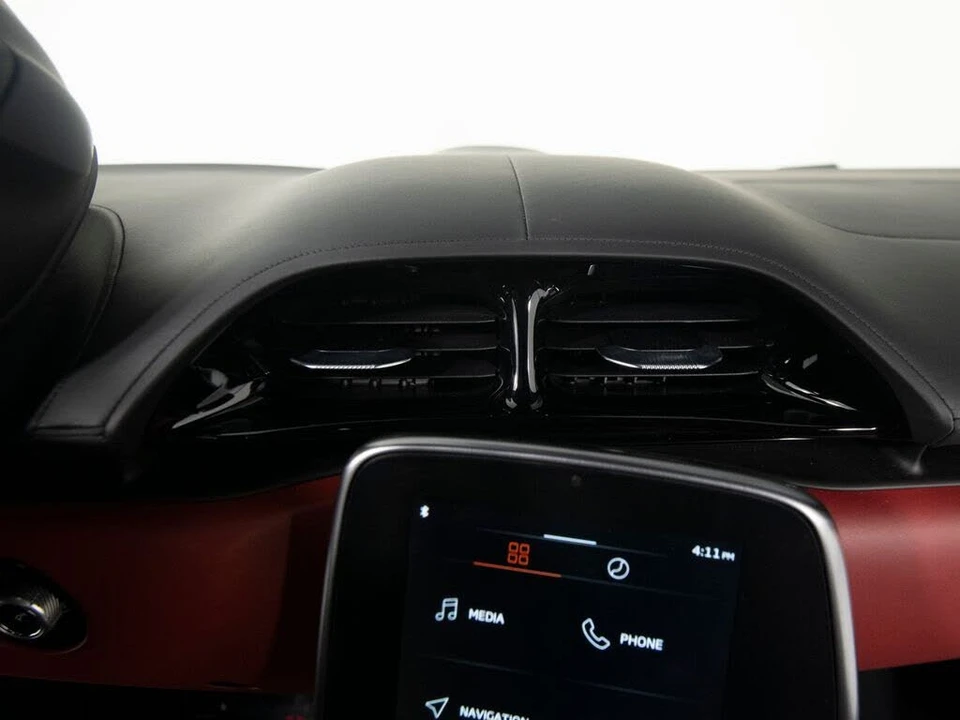 2025 McLaren Artura - Image 23 of 31