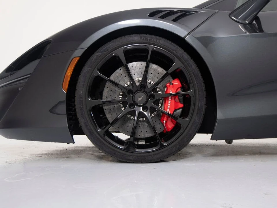 2025 McLaren Artura - Image 9 of 31