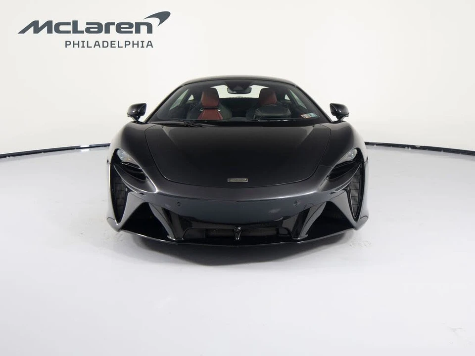 2025 McLaren Artura - Image 2 of 31