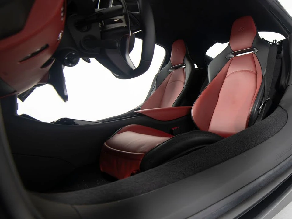 2025 McLaren Artura - Image 28 of 31