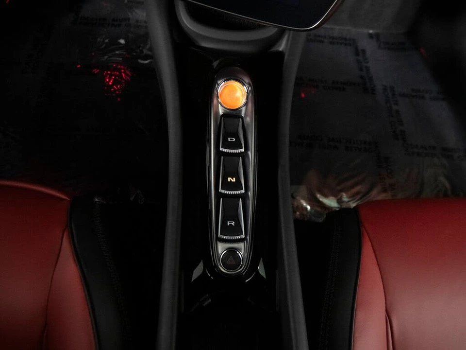 2025 McLaren Artura - Image 21 of 31