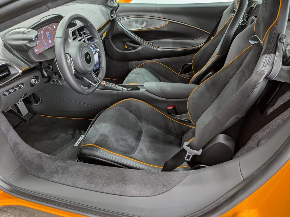 2025 McLaren Artura - Image 7 of 25