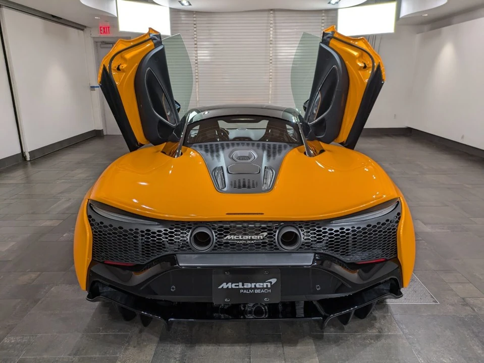 2025 McLaren Artura - Image 23 of 25