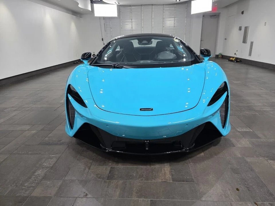 2025 McLaren Artura - Image 2 of 21