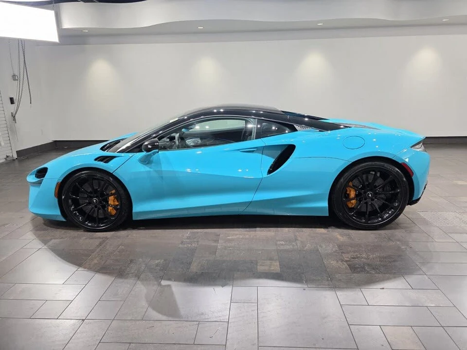 2025 McLaren Artura - Image 3 of 21