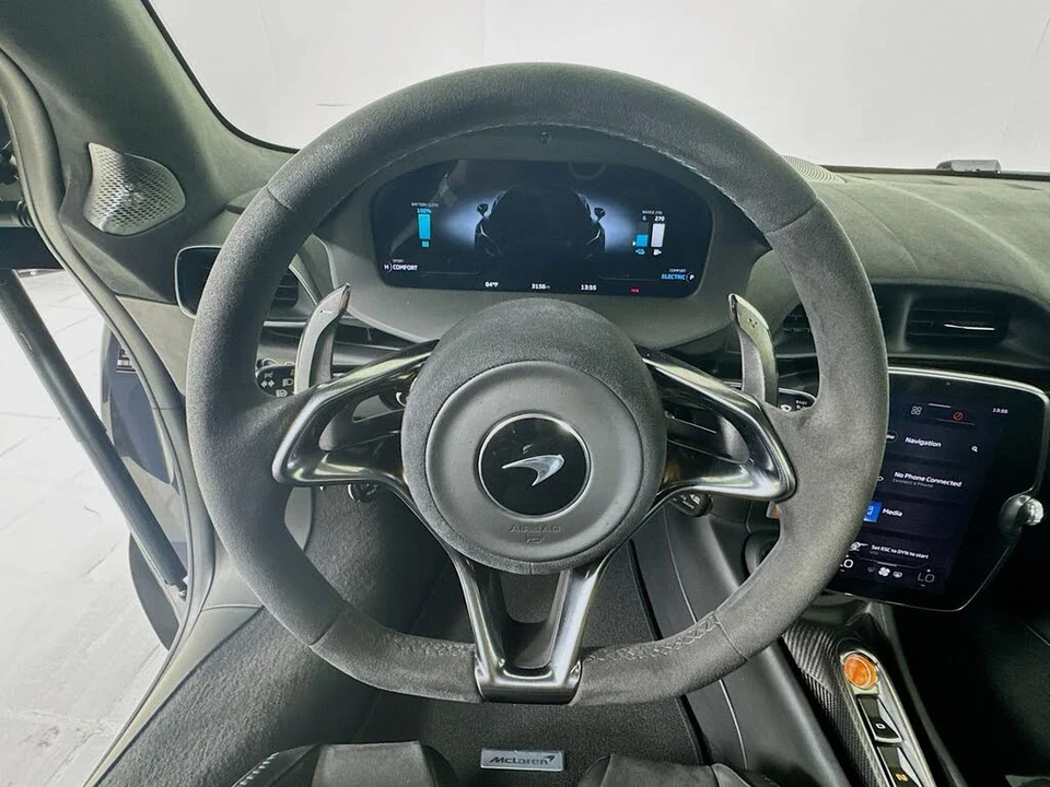 2025 McLaren Artura - Image 11 of 24