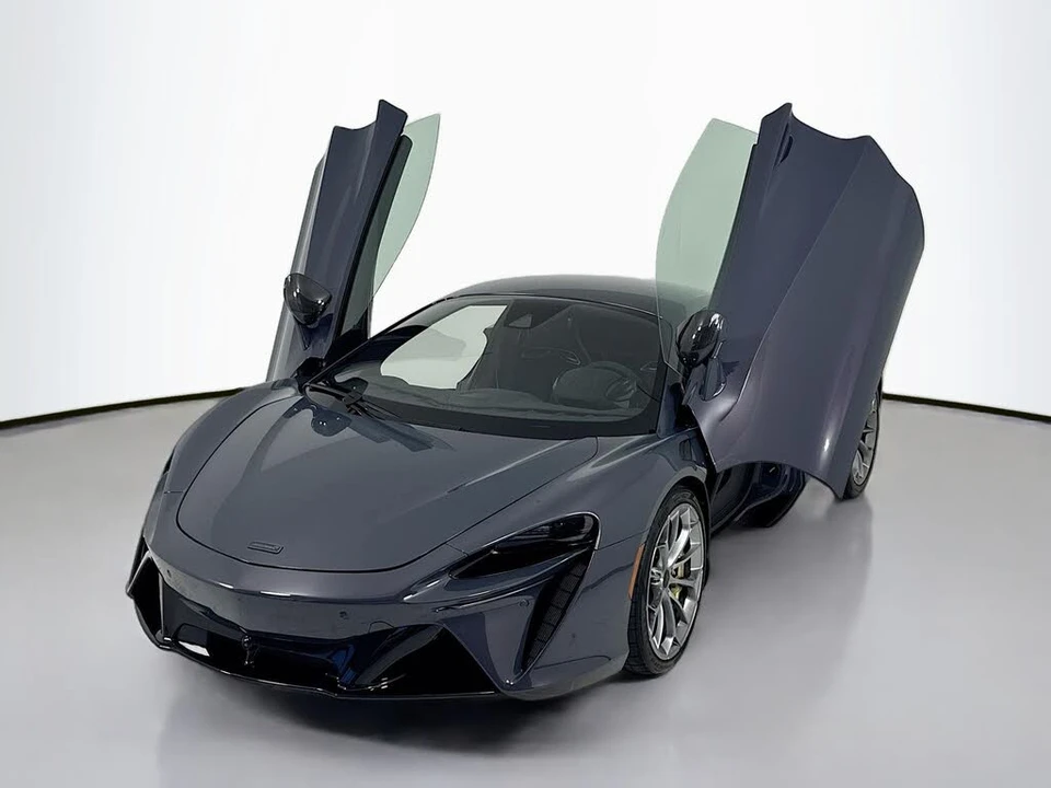 2025 McLaren Artura - Image 3 of 24