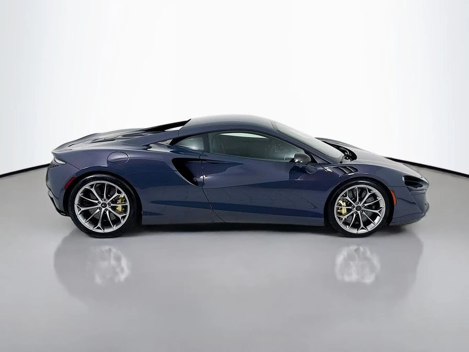 2025 McLaren Artura - Image 8 of 24