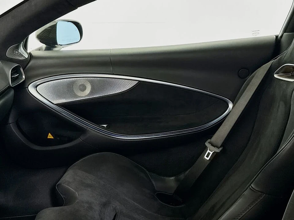 2025 McLaren Artura - Image 15 of 24