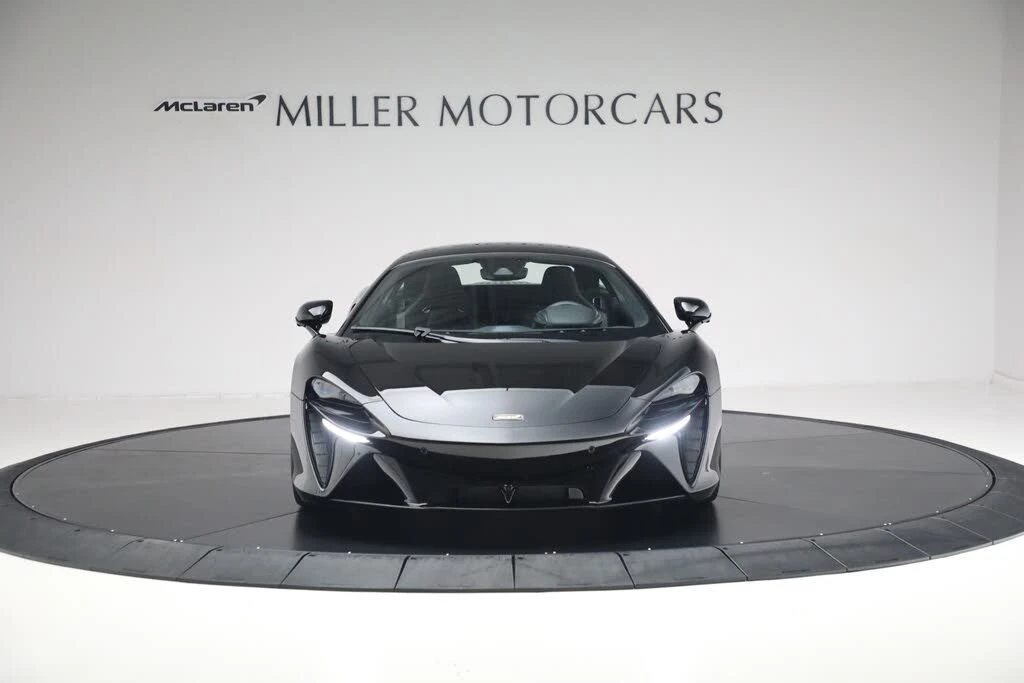 2025 McLaren Artura - Image 13 of 31