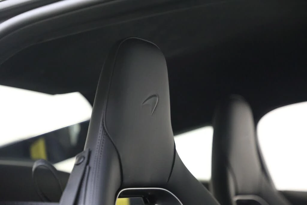 2025 McLaren Artura - Image 29 of 31
