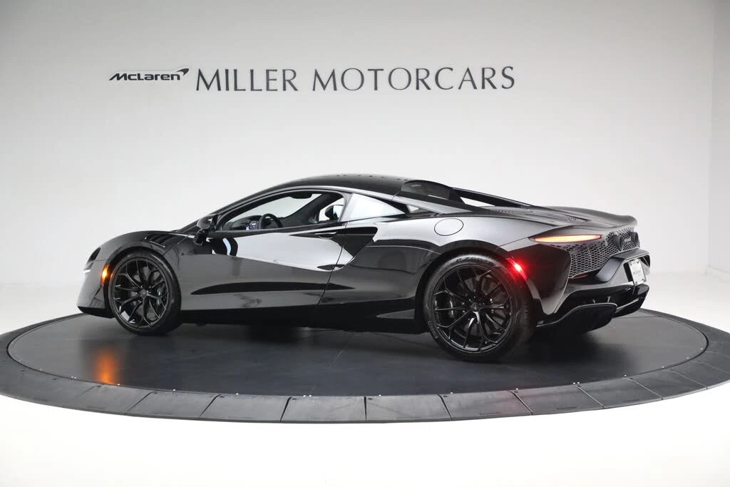 2025 McLaren Artura - Image 4 of 31