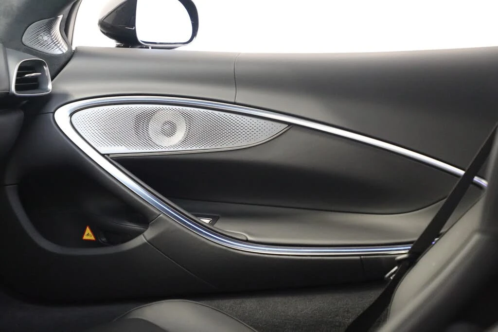 2025 McLaren Artura - Image 25 of 31