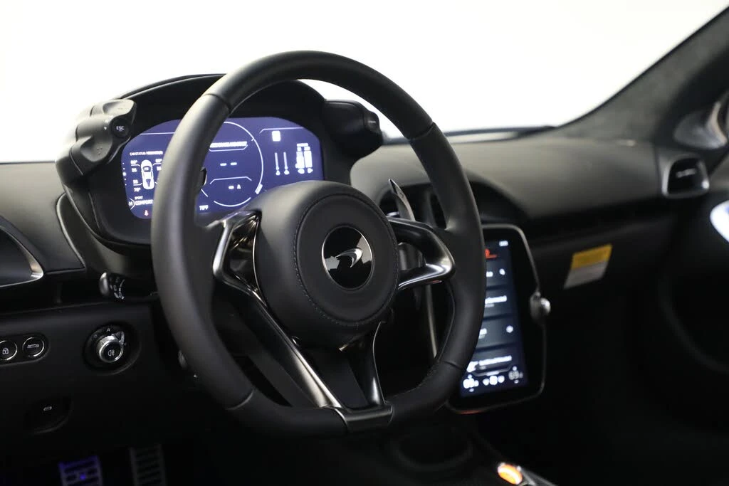 2025 McLaren Artura - Image 26 of 31