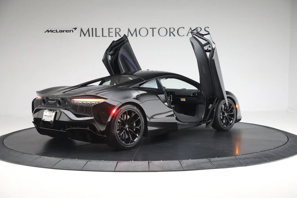 2025 McLaren Artura - Image 16 of 31
