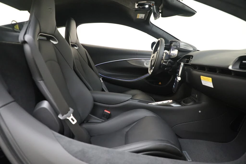 2025 McLaren Artura - Image 22 of 31
