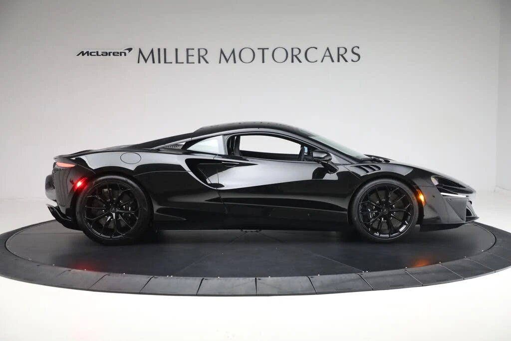 2025 McLaren Artura - Image 10 of 31