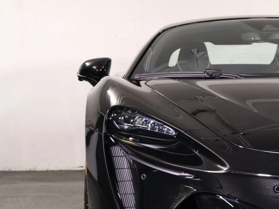 2025 McLaren Artura - Image 23 of 31