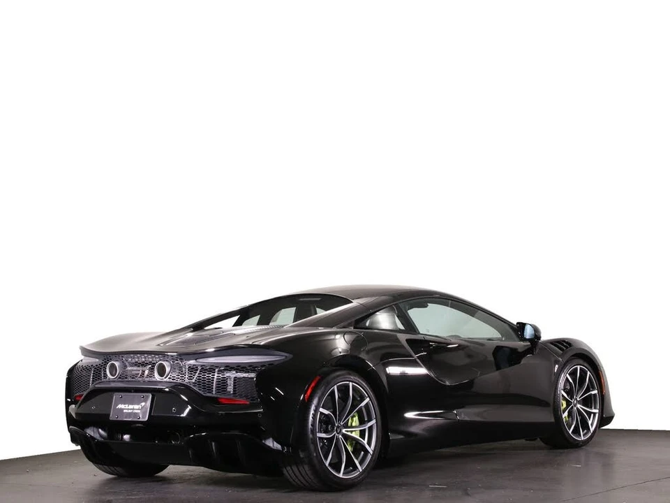 2025 McLaren Artura - Image 7 of 31
