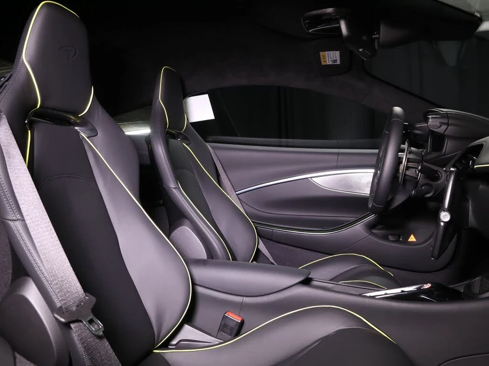 2025 McLaren Artura - Image 20 of 31