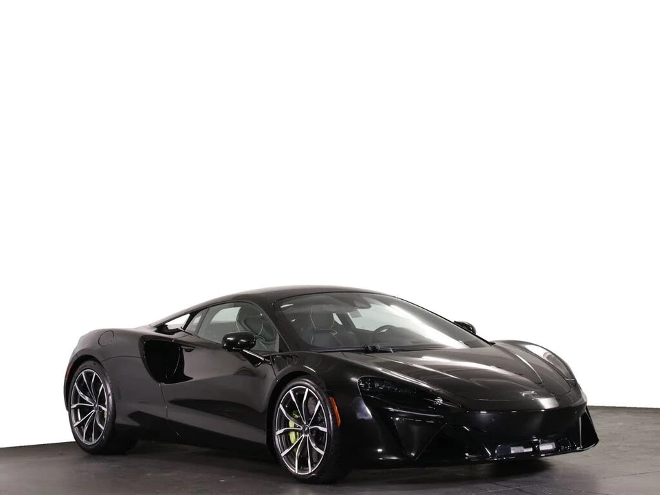 2025 McLaren Artura - Image 9 of 31