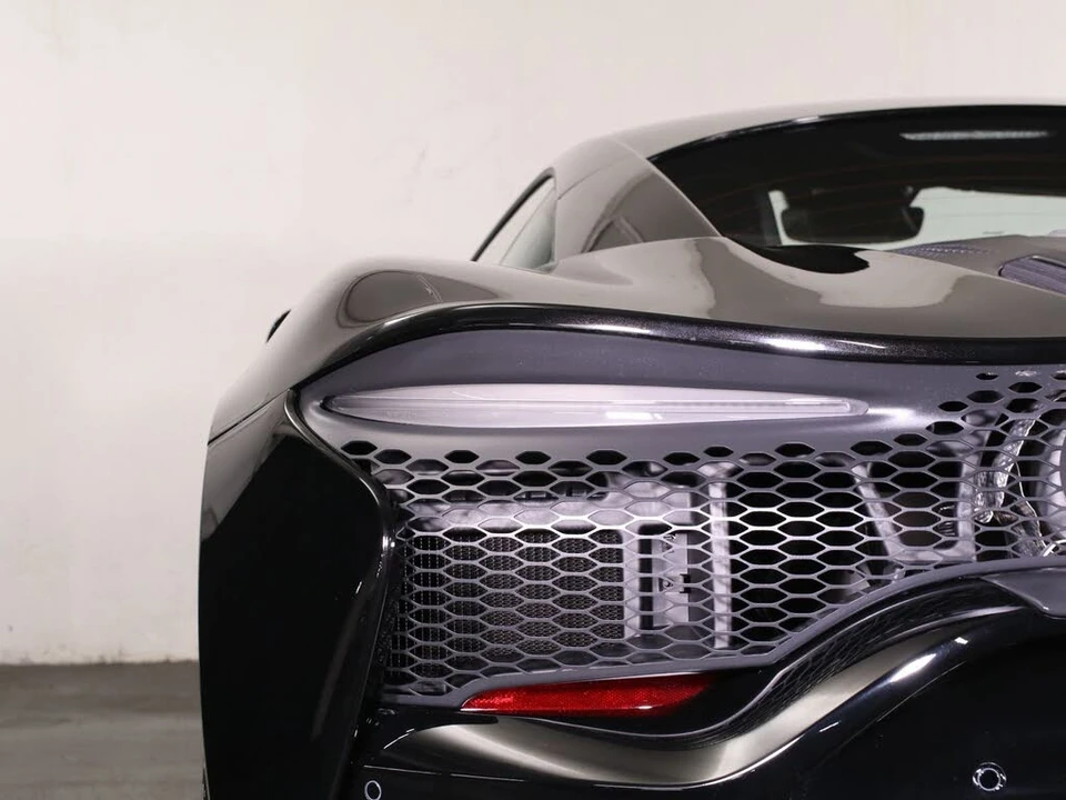 2025 McLaren Artura - Image 27 of 31