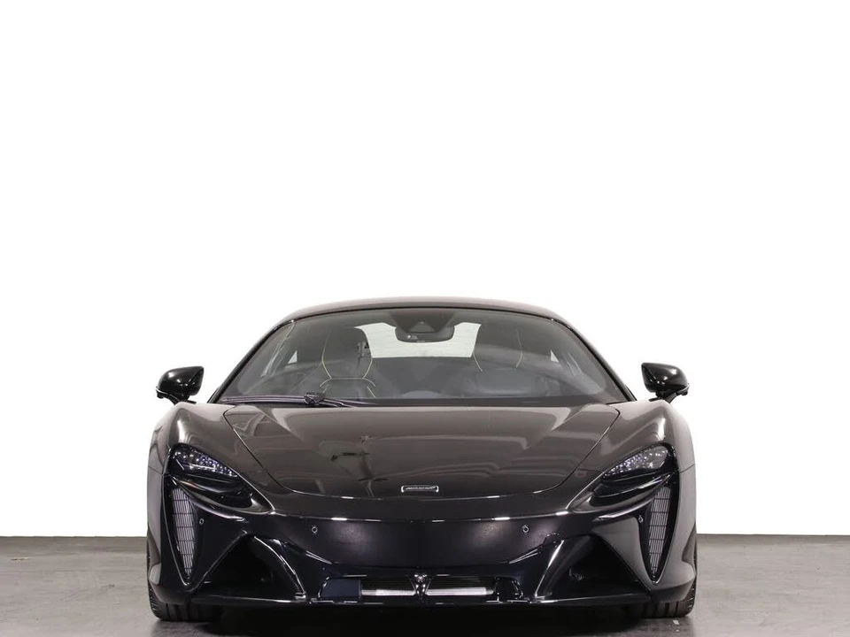 2025 McLaren Artura - Image 2 of 31