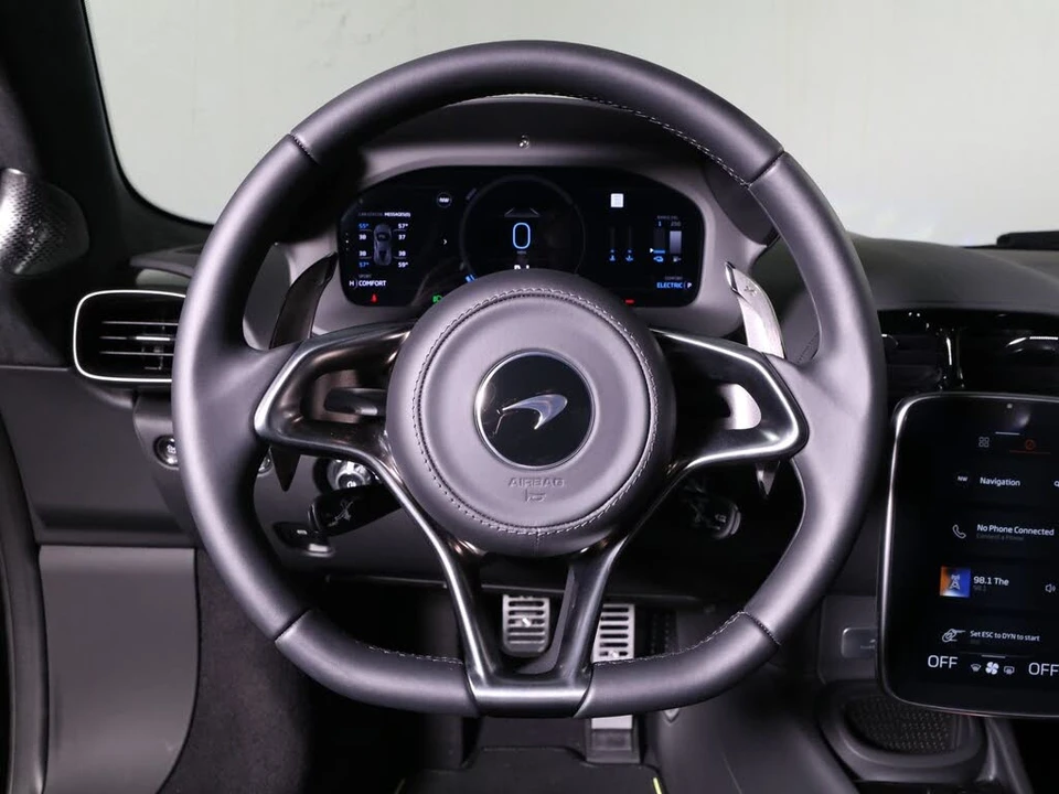 2025 McLaren Artura - Image 19 of 31