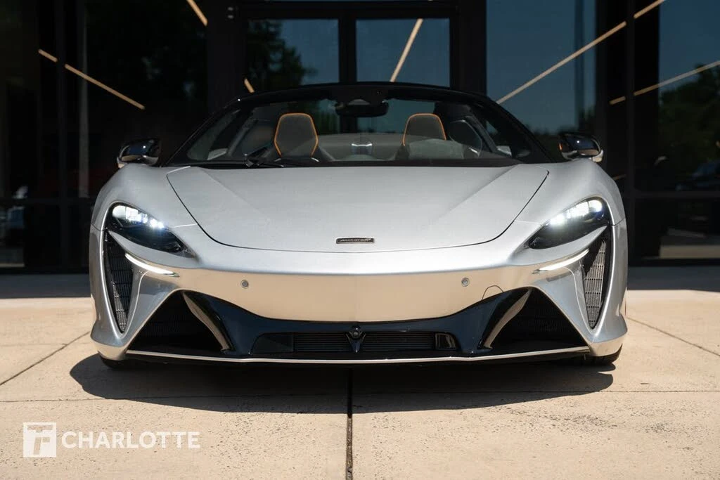 2025 McLaren Artura - Image 4 of 31