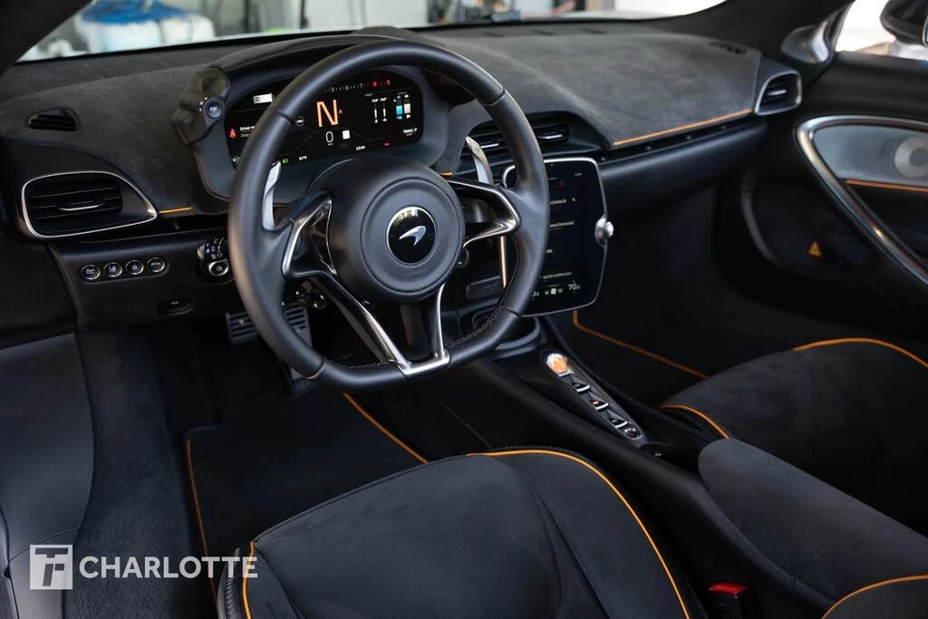 2025 McLaren Artura - Image 20 of 31