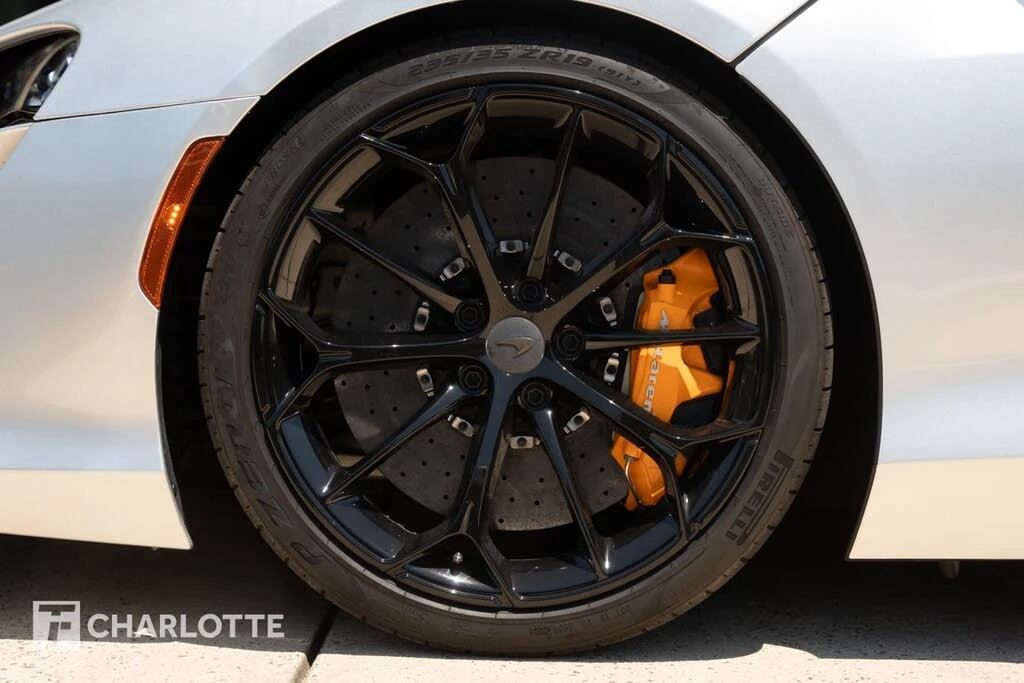 2025 McLaren Artura - Image 10 of 31