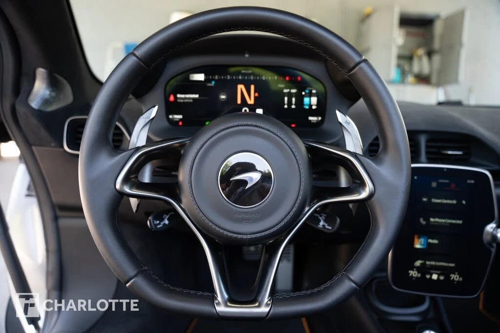 2025 McLaren Artura - Image 21 of 31