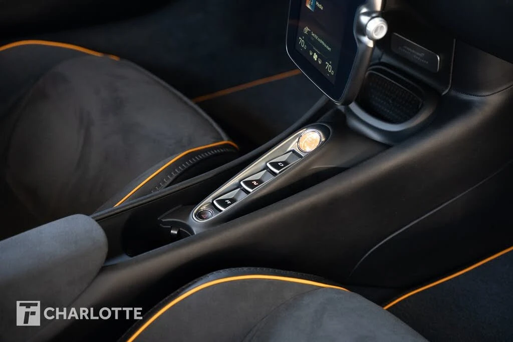2025 McLaren Artura - Image 30 of 31