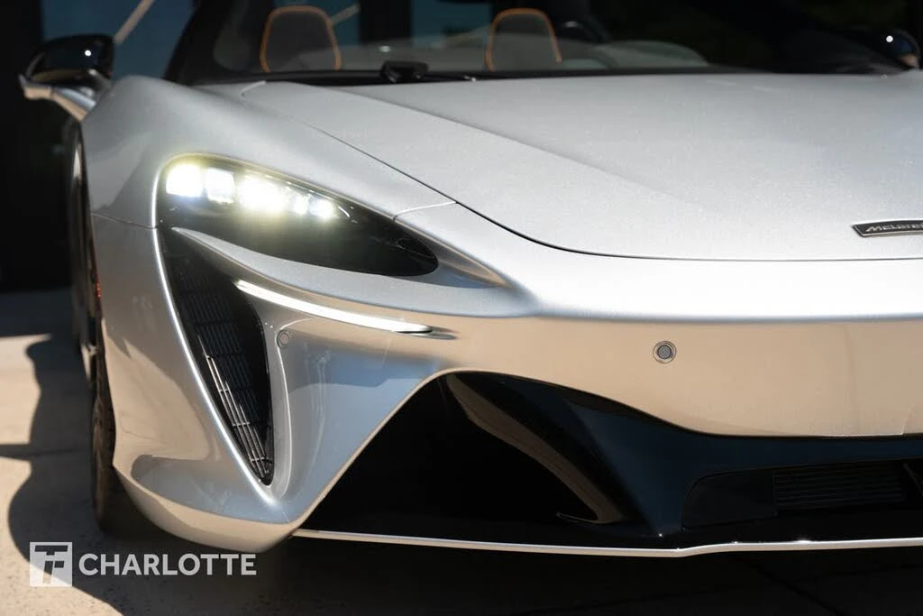 2025 McLaren Artura - Image 3 of 31