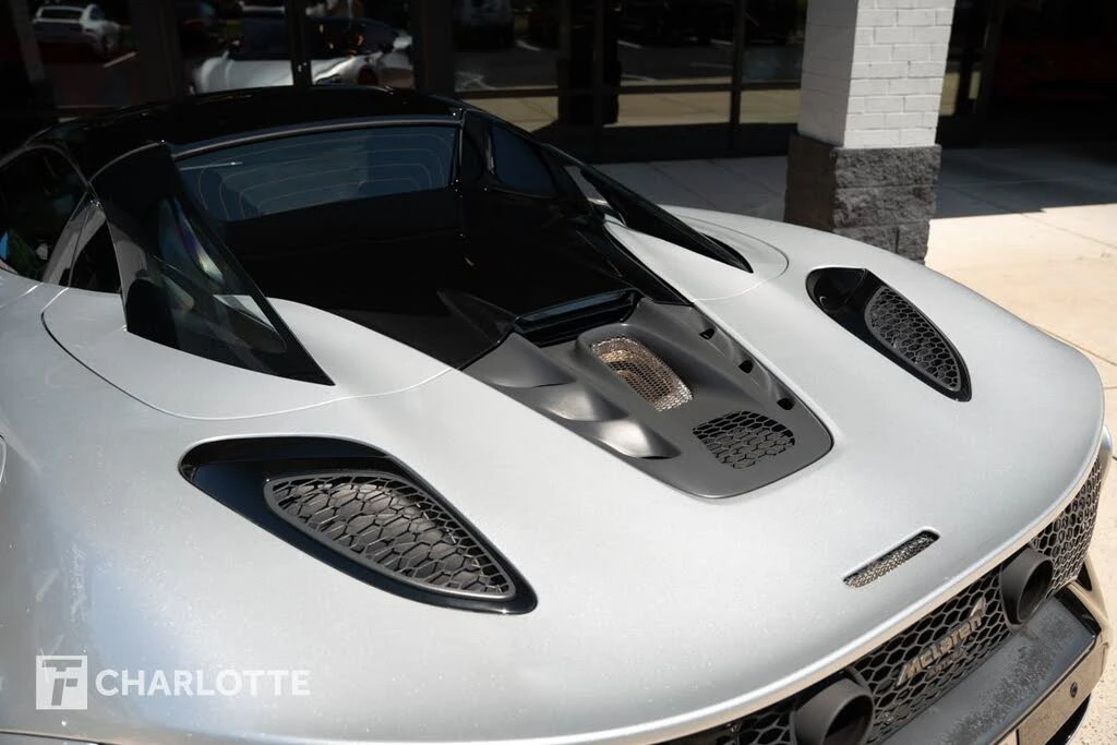 2025 McLaren Artura - Image 16 of 31