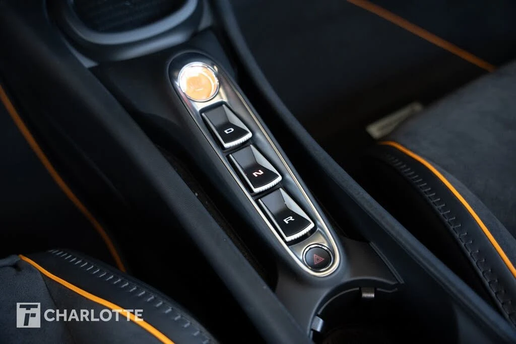 2025 McLaren Artura - Image 24 of 31