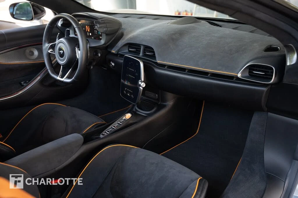 2025 McLaren Artura - Image 28 of 31