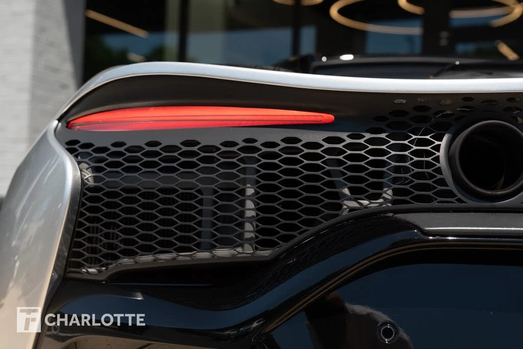 2025 McLaren Artura - Image 12 of 31