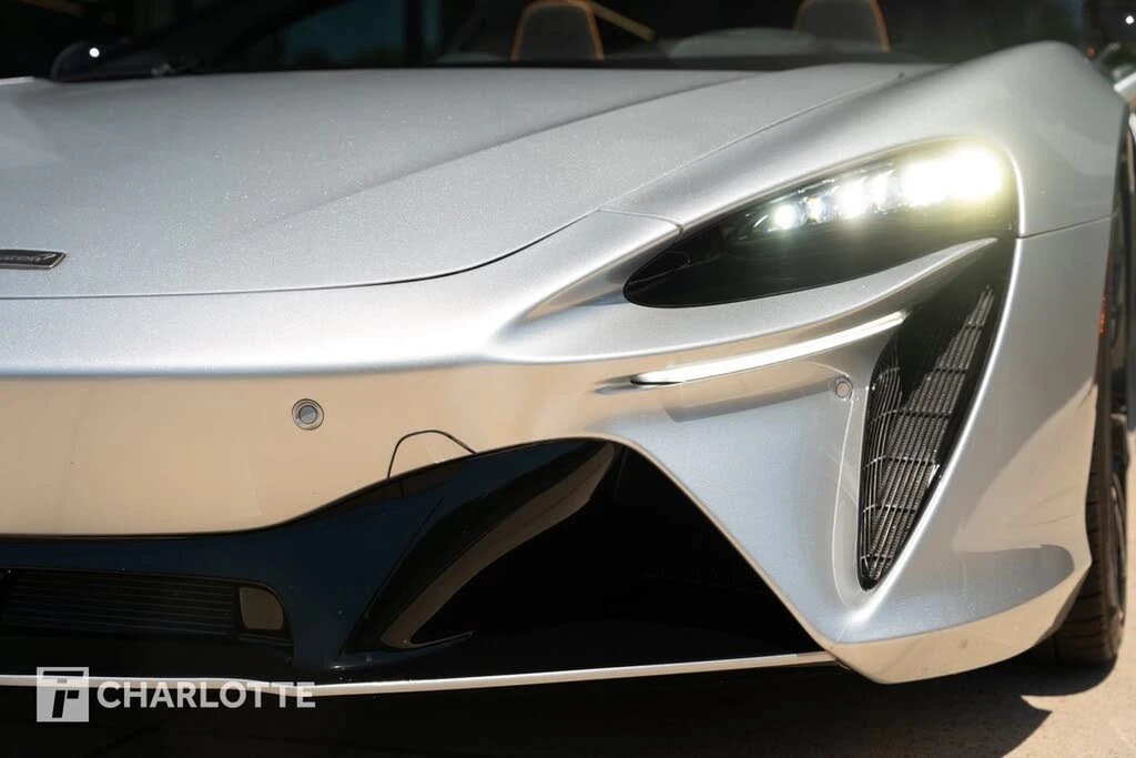 2025 McLaren Artura - Image 5 of 31