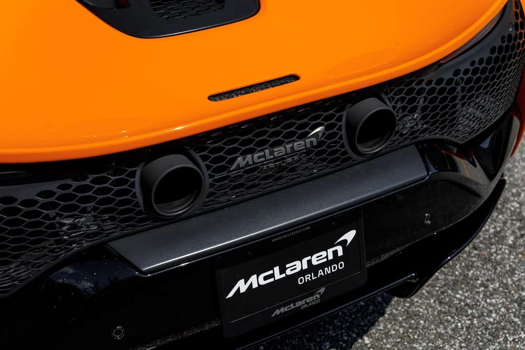 2025 McLaren Artura - Image 8 of 31