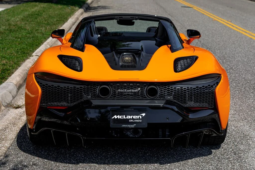 2025 McLaren Artura - Image 9 of 31